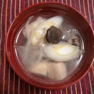 鶏ハムゆで汁で大根とひらたけと長ネギの汁物